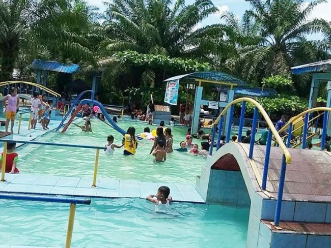 Waterpark Gundaling Paya Pasir, 1. Waterpark Gundaling Paya Pasir, 2. Taman Kota Tebing Tinggi, 3. Bah Bolon Arung Jeram, 4. Taman Revolusi Mental, 5. Taman Edukasi, 6. Istana Negeri Padang, 7. Tugu Wahana Tata Nugraha, 8. Green Hill, 9. Museum Kota Tebing Tinggi, 10. Bendungan Sei Padang, 11. Ramadhan Fair Kecamatan Rambutan, 12. Kolam Pancing Padang Merbau, 13. Pemandian Lubuk Indah, 14. Masjid Raya Nur Addin, 15. Perpustakaan Kota Tebing Tinggi, 16. Lapangan Sri Mersing, 17. Tugu Peringatan 13 Desember 1945, 18. Bayu Lagoon