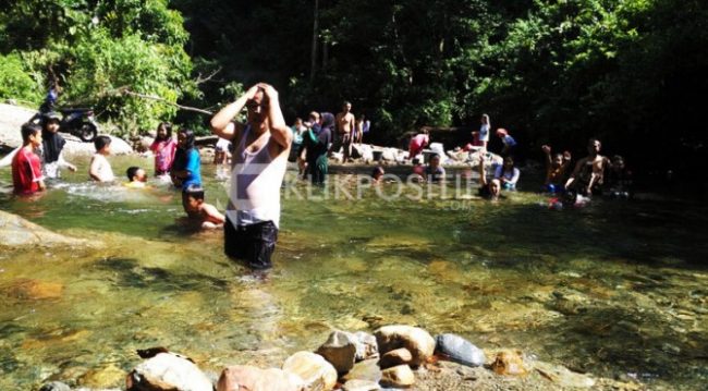 Wisata Bayang Aia via Klikpositif, 1. Puncak Tonang, 2. Gunung Talamau, 3. Air Terjun Batang Nango, 4. Pantai Sasak, 5. Monument Equator, 6. Museum Tuanku Imam Bonjol, 7. Air Terjun Caracai, 8. Bukik Tujuah, 9. Taman Wisata Alam Rimbo Panti, 10. Ikan Banyak Lubuak Bonta, 11. Pusat Kota Lubuk Sikaping, 12. Wisata Bayang Aia