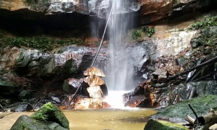 Air Terjun Sultan Limbayang via Suarapekanbaru - Tempat Wisata Di Indragiri Hulu, 1. Air Terjun Tualang, 2. Air Terjun Denalo, 3. Makam Raja Indragiri, 4. Replika Istana Indragiri, 5. Air Terjun Sultan Limbayang, 6. Air Terjun Tembulun, 7. Danau Raja, 8. Kawah Biru, 9. Danau Medayun, 10. Taman Nasional Bukit Tiga Puluh, 11. Puncak Bukit Selancang, 12. Air Terjun Tembulon Berasap, 13. Tugu 5 Januari, 14. Wisata Alam Pertamina Lirik