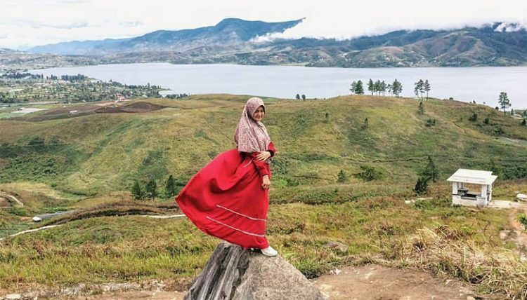 Bukit Cambai, 1. Taman Syekh Kukut, 2. Kebun Teh Alahan Panjang, 3. Danau Diateh Danau Dibawah, 4. Nagari Seribu Rumah Gadang, 5. Danau Singkarak, 6. Puncak Gagoan, 7. Danau Talang, 8. Wisata Laing Park, 9. Air Terjun Kapalo Banda Koto Hilalang, 10. Puncak Happy, 11. Masjid Agung Al-Muhsinin, 12. Taman Wisata Pulau Belibis, 13. Puncak Ahmad Sadin, 14. Pemandian Aie Angek Bukik Kili, 15. Bukit Cinangkiak, 16. Taman Kota Arosuka, 17. Masjid Tuo Kayu Jao, 18. Bukit Cambai, 19. Pemandian Air Panas Bukik Gadang, 20. Air Terjun Sarasah Batimpo, 21. Puncak Guguak Sarai, 22. Angin Berembus Aripan, 23. Puncak Gobah