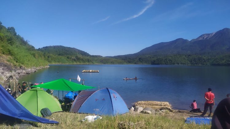 Danau Talang via Suhanews, 1. Taman Syekh Kukut, 2. Kebun Teh Alahan Panjang, 3. Danau Diateh Danau Dibawah, 4. Nagari Seribu Rumah Gadang, 5. Danau Singkarak, 6. Puncak Gagoan, 7. Danau Talang, 8. Wisata Laing Park, 9. Air Terjun Kapalo Banda Koto Hilalang, 10. Puncak Happy, 11. Masjid Agung Al-Muhsinin, 12. Taman Wisata Pulau Belibis, 13. Puncak Ahmad Sadin, 14. Pemandian Aie Angek Bukik Kili, 15. Bukit Cinangkiak, 16. Taman Kota Arosuka, 17. Masjid Tuo Kayu Jao, 18. Bukit Cambai, 19. Pemandian Air Panas Bukik Gadang, 20. Air Terjun Sarasah Batimpo, 21. Puncak Guguak Sarai, 22. Angin Berembus Aripan, 23. Puncak Gobah