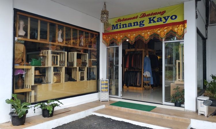 Minang Kayo via Google Maps, 1. Goa Batu Batirai, 2. Wisata Lubuk Kucing, 3. Air Terjun Tujuh Tingkat, 4. Minang Fantasi, 5. Desa Wisata Kubu Gadang, 6. Museum Kebudayaan Minangkabau, 7. Masjid Asasi Sigando, 8. Kampung Budaya Religi, 9. Stasiun Kereta Api Padang Panjang, 10. Air Terjun Lembah Anai, 11. Gunung Tandikat, 12. Pusat Dokumentasi dan Informasi Kebudayaan Minangkabau, 13. Islamic Center, 14. Rumah Makan Pak Datuk, 15. Sate Mak Syukur, 16. Minang Kayo
