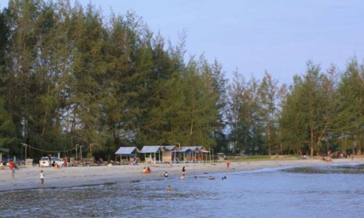 Pantai Belibis via Viva, 1. Pulau Kasiak, 2. Pantai Kata Pariaman, 3. Pulau Ujung, 4. Muara Manggung, 5. Pantai Gandoriah, 6. Pantai Cermin, 7. Pantai Tiram, 8. Pulau Angso Duo, 9. Air Terjun Nyarai, 10. Air Terjun Baburai, 11. Tapian Puti, 12. Pemandian Tirta Alami Malibo, 13. Pantai Ketaping, 14. Rumah Tabuik Pasa, 15. Pantai Nareh, 16. Taman Hutan Mangrove Pariaman, 17. Air Terjun Lubuk Bonta, 18. Air Terjun Batu Basurek, 19. Pulau Tangah, 20. Panorama Puncak Kiambang, 21. Taman Bendungan Anai, 22. Pantai Talao Indah, 23. Pantai Belibis, 24. Taman Anas Malik, 25. Lubuak Batu Tuduang, 26. Bukit Siriah