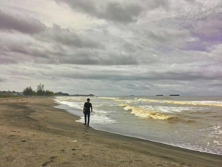 Pantai Nareh via IG @wahyutri995, 1. Pulau Kasiak, 2. Pantai Kata Pariaman, 3. Pulau Ujung, 4. Muara Manggung, 5. Pantai Gandoriah, 6. Pantai Cermin, 7. Pantai Tiram, 8. Pulau Angso Duo, 9. Air Terjun Nyarai, 10. Air Terjun Baburai, 11. Tapian Puti, 12. Pemandian Tirta Alami Malibo, 13. Pantai Ketaping, 14. Rumah Tabuik Pasa, 15. Pantai Nareh, 16. Taman Hutan Mangrove Pariaman, 17. Air Terjun Lubuk Bonta, 18. Air Terjun Batu Basurek, 19. Pulau Tangah, 20. Panorama Puncak Kiambang, 21. Taman Bendungan Anai, 22. Pantai Talao Indah, 23. Pantai Belibis, 24. Taman Anas Malik, 25. Lubuak Batu Tuduang, 26. Bukit Siriah