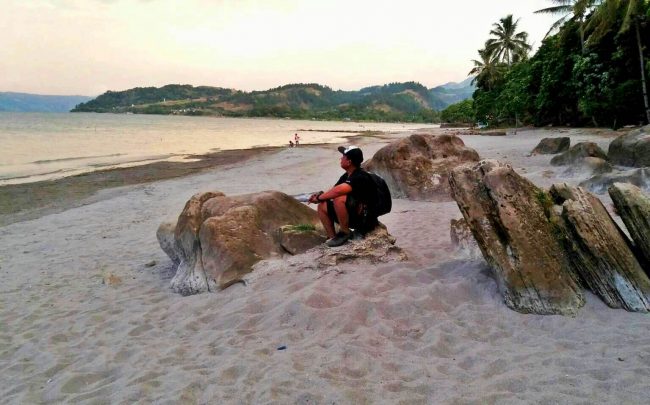 Pantai Sibolazi, 1. Pantai Olo, 2. Ekowisata Mangrove Sicanang , 3. Pantai Romantis, 4. Pantai Bali Lestari, 5. Pantai Sialang Buah, 6. Pantai Mutiara 88, 7. Romance Bay, 8. Pantai Gudang Garam, 9. Pantai Cermin, 10. Pantai Salah Namo, 11. Pantai Pink, 12. Pantai Sibolazi, 13. Pantai Pondok Permai, 14. Pantai Klang Serdang Begadai, 15. Taman Pantai Barat, 16. Pantai Tureloto
