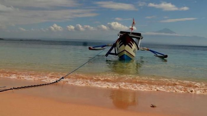 Pantai Pink via Tribunnews, 1. Pantai Olo, 2. Ekowisata Mangrove Sicanang , 3. Pantai Romantis, 4. Pantai Bali Lestari, 5. Pantai Sialang Buah, 6. Pantai Mutiara 88, 7. Romance Bay, 8. Pantai Gudang Garam, 9. Pantai Cermin, 10. Pantai Salah Namo, 11. Pantai Pink, 12. Pantai Sibolazi, 13. Pantai Pondok Permai, 14. Pantai Klang Serdang Begadai, 15. Taman Pantai Barat, 16. Pantai Tureloto