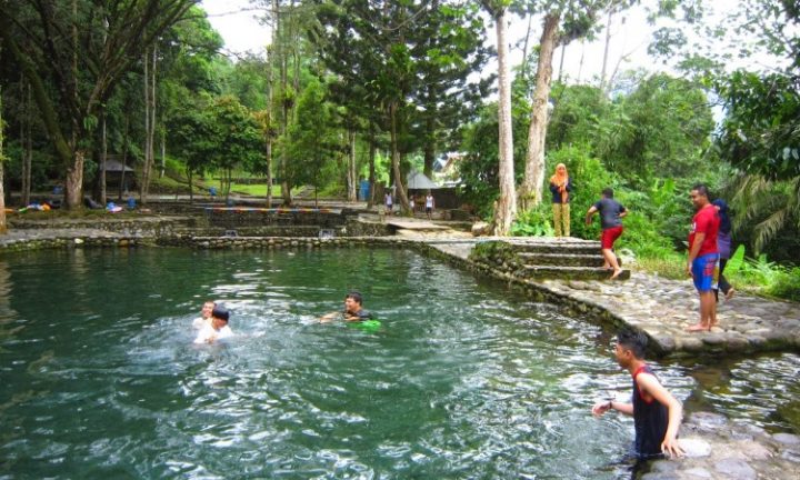 Pemandian Tirta Alami Malibo via Fhiaft.blogspotcom, 1. Pulau Kasiak, 2. Pantai Kata Pariaman, 3. Pulau Ujung, 4. Muara Manggung, 5. Pantai Gandoriah, 6. Pantai Cermin, 7. Pantai Tiram, 8. Pulau Angso Duo, 9. Air Terjun Nyarai, 10. Air Terjun Baburai, 11. Tapian Puti, 12. Pemandian Tirta Alami Malibo, 13. Pantai Ketaping, 14. Rumah Tabuik Pasa, 15. Pantai Nareh, 16. Taman Hutan Mangrove Pariaman, 17. Air Terjun Lubuk Bonta, 18. Air Terjun Batu Basurek, 19. Pulau Tangah, 20. Panorama Puncak Kiambang, 21. Taman Bendungan Anai, 22. Pantai Talao Indah, 23. Pantai Belibis, 24. Taman Anas Malik, 25. Lubuak Batu Tuduang, 26. Bukit Siriah