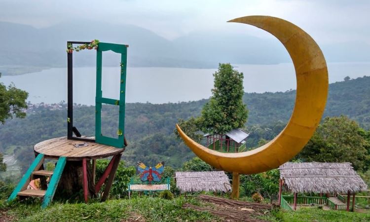 Puncak Gobah via Detik, 1. Jam Gadang di Bukit Tinggi, 2. Istana Baso Pagaruyung, 3. Pantai Carocok Painan, 4. Lobang Jepang, 5. Pantai Padang ‘Nan Rancak Bana’ , 6. Pantai Gandoriah Pariaman, 7. Puncak Lawang Maninjau, 8. Lembah Anai , 9. Museum Adityawarman, 10. Pantai Muaro Padang & Jembatan Siti Nurbaya, 11. Pantai Kata Pariaman, 12. Benteng Fort de Kock, 13. Ngarai Sianok, 14. Pantai Cermin, 15. Wisata Pantai Caroline/Carolina, 16. Air Panas Bukik Kili, 17. Danau Maninjau, 18. Pemandian Lubuk Minturun, 19. Lembah Harau , 20. Puncak Anai (Pemandian dan Camping Ground), 21. Pesona Kepulauan Mentawai , 22. Janjang Seribu Great Wall of Koto Gadang, 23. Danau Singkarak, 24. Danau Diateh dan Danau Dibawah ( Danau Kembar ), 25. Pantai Aie Manih si Malin Kundang, 26. Pulau Cubadak, 27. Kawasan Wisata Mandeh, 28. Pulau Sikuai, 29. Tirta Alami, 30. Air Terjun Nyarai, 31. Pemandian Alam Sako Tapan, 32. Lubuak Bonta, 33. Lubuak Mato Kuciang, 34. Pemandian Alami Batang Tabik, 35. Lubuak Paraku, 36. Air Terjun Timbulun, 37. Muaro Binguang, 38. Ngalau Indah , 39. Jembatan Akar Pesisir Selatan, 40. Pulau Pasumpahan , 41. Pantai Nirwana, 42. Air Terjun Tigo Tingkek, 43. Air Terjun Sarasah Banyak Gariang, 44. Panorama Sitinjau Lauik, 45. Tapian Puti, 46. Lubuak Rantiang, 47. Sirukam Dairy Farm, 48. Puncak Gagoan, 49. Rumah Pohon Laing Park Solok, 50. Puncak Gobah, 51. Air Terjun Kapalo Banda Koto Hilalang, 52. Danau Talang – Solok, 53. Danau Dieteh dan Danau Dibawah, 54. Kebun Teh Alahan Panjang, Solok, 55. Jembatan Kelok Sembilan, 56. Air Terjun Lubuak Bulan, 57. Padang Mengatas, 58. Pulau Angso Duo Pariaman, 59. Pantai Tiram, 60. Puncak Langkisau