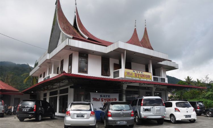 Sate Mak Syukur via Menpan, 1. Goa Batu Batirai, 2. Wisata Lubuk Kucing, 3. Air Terjun Tujuh Tingkat, 4. Minang Fantasi, 5. Desa Wisata Kubu Gadang, 6. Museum Kebudayaan Minangkabau, 7. Masjid Asasi Sigando, 8. Kampung Budaya Religi, 9. Stasiun Kereta Api Padang Panjang, 10. Air Terjun Lembah Anai, 11. Gunung Tandikat, 12. Pusat Dokumentasi dan Informasi Kebudayaan Minangkabau, 13. Islamic Center, 14. Rumah Makan Pak Datuk, 15. Sate Mak Syukur, 16. Minang Kayo