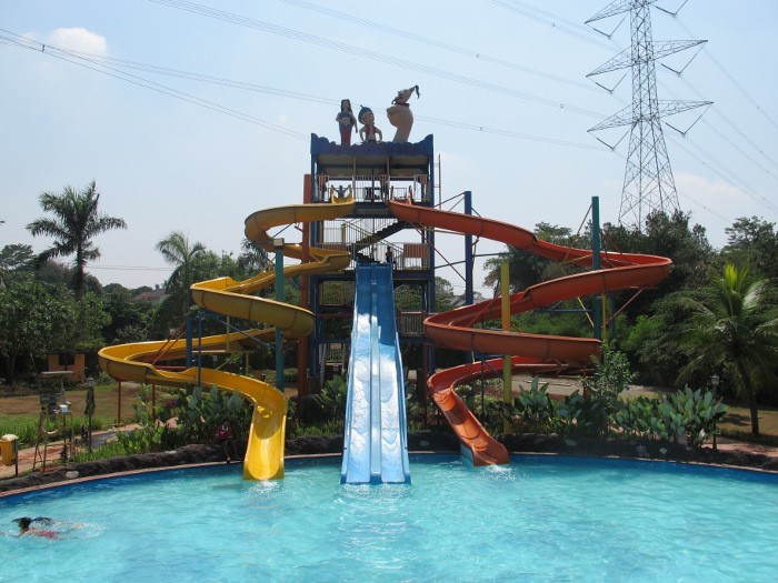Aquatic Fantasy Telaga Golf via Indonesiawaterboom.wordpresscom, 1. Kolam Renang Paragon Depok, 2. Kolam Renang Tirta Ria, 3. Waterpark Ceria Depok, 4. Waterpark Tirta Sari, 5. Kolam Renang Griya Tugu Asri, 6. Aladin Depok Fantasi Waterpark, 7. Khodijah Muslimah Center, 8. Gema Pesona Country Club, 9. Kolam Renang Wisma Makara UI, 10. Kolam Renang Putri Duyung, 11. Kolam Renang Bumi Wiyata, 12. Aquatic Fantasy Telaga Golf, 13. Taman Wisata Pasir Putih, 14. Pondok Zidane