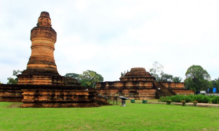 Candi Muara Takus via Batiqa, 1. Puncak Kompe, 2. Lubang Kolam Kampar, 3. Teluk Jering, 4. Bukit Naang Bangkinang, 5. Rimbang Baling, 6. Sungai Hijau, 7. Sungai Gulamo, Green Canyon Riau, 8. Air Terjun Batang Kapas, 9. Desa Buluh Cina, 10. Pulau Cinta, 11. Air Terjun Panisan, 12. Ulu Kasok, 13. Puncak Mahligai Indah, 14. Rumah Lontiok, 15. Hutan Pinus Kampar, 16. Puncak Pukatan, 17. Taman Agro Nadin, 18. Stanum Bangkinang, 19. Waduk Koto Panjang, 20. Taman Bunga Eceng Gondok, 21. Jembatan Water Front City Bangkinang, 22. Candi Muara Takus, 23. Air Terjun Batu Dinding