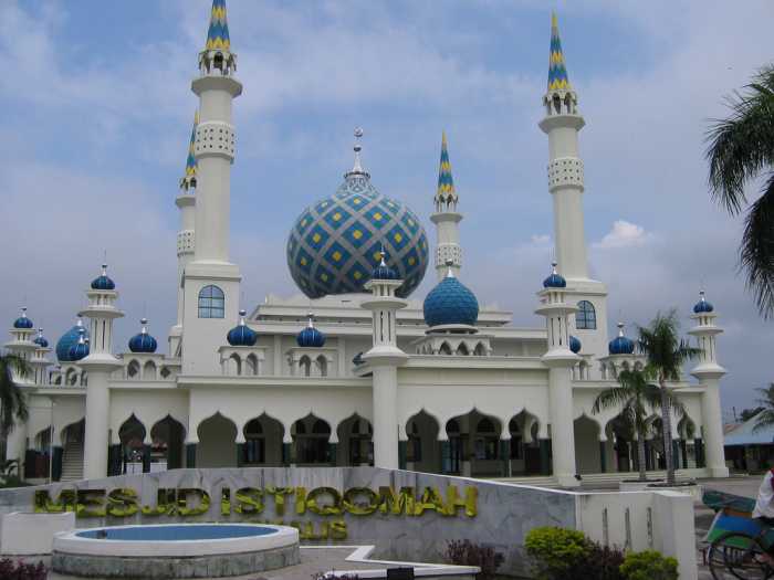 Duri Islamic Center &amp; Masjid Agung Istiqomah via Situs Budaya, 1. Pantai Selat Baru, 2. Lapangan Tugu Bengkalis, 3. Telaga Suri Perdana, 4. Taman Andam Dewi, 5. Hutan Lindung Bukit Batu, 6. Pulau Beting Aceh, 7. Duri Islamic Center &amp; Masjid Agung Istiqomah, 8. Lapangan Pasir Bengkalis, 9. Taman Laut Prapat Tunggal, 10. Pantai Tenggayun, 11. Pantai Tanjung Medang, 12. Mangrove Sebauk, 13. Pantai Lapin, 14. Pantai Sepahat, 15. Pantai Bestari, 16. Hutan Adat Kesumbo Ampai, 17. Taman Kera Sekodi, 18. Pantai Jangkang, 19. Pantai Teluk Rhu, 20. Pelabuhan Bandar Sri Laksamana Bengkalis, 21. Taman Batu Ampar, 22. Harationica Water Park, 23. Pantai Madani Pambang Pesisir, 24. Museum Sultan Syarif Kasim Parit Bangkong, 25. Wisata Desa Balai Pungut, 26. Tasik Putri Pepuyu, 27. Pantai Rhupat Utara, 28. Rumah Adat Melayu Bengkalis, 29. Taman Pelatihan Gajah Bukit Batu, 30. Pantai Marina, 31. Makam Datuk Laksamana Raja Dilaut