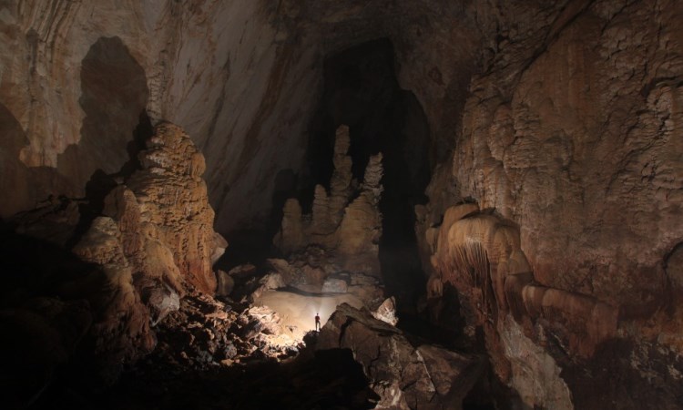 Goa Pelintung, 1. Pantai Purnama, 2. Kampung Teratai, 3. Pantai Medang Kampai, 4. Pantai Teluk Makmur, 5. Pesanggrahan Putri Tujuh, 6. Pelabuhan TPI Purnama, 7. Hutan Wisata Dumai, 8. Hutan Mangrove, 9. Danau Bunga Tujuh, 10. Pantai Pulai Bungkuk Indah, 11. Masjid Raya Al-Manan, 12. Taman Telaga Tirta Patra, 13. Pantai Marina Indah Pulak, 14. Pantai Koneng, 15. Goa Pelintung, 16. Tapak Harimau Sakti, 17. Tugu Lancang Kuning, 18. Taman Putri Zara, 19. Taman Bukit Gelanggang, 20. Resto Rumah Pohon Miaki, 21. Pantai Panorama Puak Dumai, 22. Taman Mina Patra, 23. Bandar Bakau Dumai, 24. Pantai Captain Elwin, 25. Pantai Wisata Bahtera Alam Guntung, 26. Pantai Akasia Indah Guntung, 27. Pantai Legenda