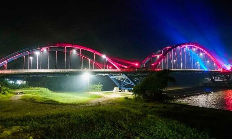 Jembatan Water Front City Bangkinang via IG @seputarkampar, 1. Puncak Kompe, 2. Lubang Kolam Kampar, 3. Teluk Jering, 4. Bukit Naang Bangkinang, 5. Rimbang Baling, 6. Sungai Hijau, 7. Sungai Gulamo, Green Canyon Riau, 8. Air Terjun Batang Kapas, 9. Desa Buluh Cina, 10. Pulau Cinta, 11. Air Terjun Panisan, 12. Ulu Kasok, 13. Puncak Mahligai Indah, 14. Rumah Lontiok, 15. Hutan Pinus Kampar, 16. Puncak Pukatan, 17. Taman Agro Nadin, 18. Stanum Bangkinang, 19. Waduk Koto Panjang, 20. Taman Bunga Eceng Gondok, 21. Jembatan Water Front City Bangkinang, 22. Candi Muara Takus, 23. Air Terjun Batu Dinding