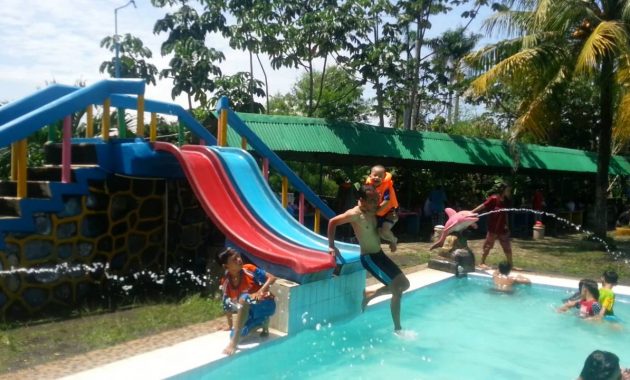Kolam Renang Tirta Ria via Youtube, 1. Kolam Renang Paragon Depok, 2. Kolam Renang Tirta Ria, 3. Waterpark Ceria Depok, 4. Waterpark Tirta Sari, 5. Kolam Renang Griya Tugu Asri, 6. Aladin Depok Fantasi Waterpark, 7. Khodijah Muslimah Center, 8. Gema Pesona Country Club, 9. Kolam Renang Wisma Makara UI, 10. Kolam Renang Putri Duyung, 11. Kolam Renang Bumi Wiyata, 12. Aquatic Fantasy Telaga Golf, 13. Taman Wisata Pasir Putih, 14. Pondok Zidane