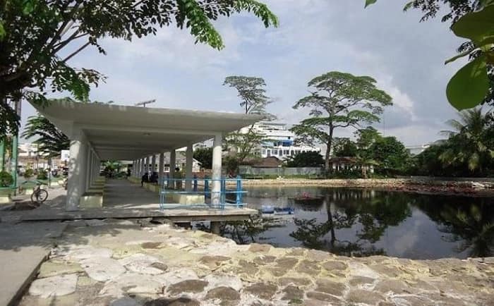 Kolam Telaga Bening Selat Panjang, 1. Danau Pulau Padang, 2. Tasik Air Putih, 3. Tasik Nambus, 4. Tasik Putri Pepuyu, 5. Pantai Ceria, 6. Pantai Dorak, 7. Pantai Motong, 8. Pulau Dedap Durhaka, 9. Kelenteng Hoo Ann Kiong, 10. Festival Sungai Bokor, Pulau Rangsang, 11. Pantai Beting Beras, 12. Wisata Hutan Mangrove Di Pantai Impian, 13. Ekowisata Mangrove Desa Banglas, 14. Desa Tanah Merah Pulau Rangsang, 15. Kolam Telaga Bening Selat Panjang
