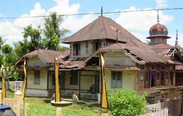 Masjid Tua Konto Darussalam, 1. Objek Wisata Sawah Koto, 2. Destinasi Wisata Air Bendungan Sei Kepayang, 3. Istana Rokan, 4. Wisata Aek Martua, 5. Pemandian Air Panas Pawan, 6. Sungai Bungo, 7. Pemandian Hapanasan, 8. Sungai Rokan Kiri, 9. Cipogas, 10. Rumah Batu Serombou, 11. Masjid Agung Madani Islamic Center, 12. Taman Nasional Bukit Suligi, 13. Makam Raja – Raja Rambah, 14. Masjid Tua Konto Darussalam, 15. Museum Kupu – Kupu, 16. Batu Gajah, 17. Danau Sipogas, 18. Goa Huta Sikafir, 19. Benteng Tujuh Lapis