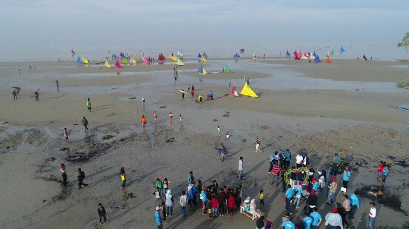 Pantai Beting Beras via Tribunnews, 1. Pantai Ancol, 2. Wisata Alam Angke Kapuk, 3. Kebun Raya Bogor, 4. Taman Safari Indonesia, 5. Taman Wisata Wiladatika, 6. Kampung 99 Pepohonan, 7. Situ Cipondoh, 8. Bendungan Pintu Air Sepuluh, 9. Waterboom Lippo Cikarang, 10. Rumah Pohon Bekasi, 11. Pulau Tidung, 12. Kebun Binatang Ragunan, 13. Puncak Pass, 14. Pantai Muara Beting, 15. Danau Cibeureum, 1. Agrowisata Gunung Mas, 2. Warso Farm, 3. Agrowisata Pasir Mukti, 4. Agrowisata Kuntum Nurseries, 5. Sweetberry Agrowisata Puncak, 6. Wisata Edukasi Agro Sentul, 7. D’Kandang Farm, 8. Taman Agro Cilangkap, 9. Cibubur Garden Diary (Cibugary), 10. Agrowisata Belimbing Dewa