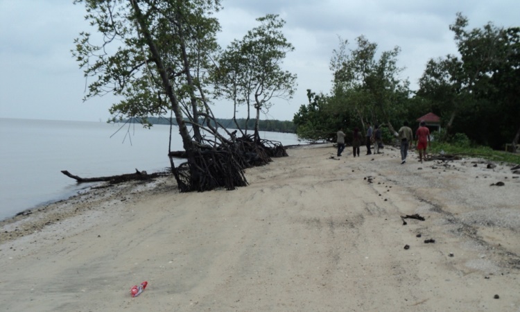 Pantai Solop, 1. Pantai Solop, 2. Air Terjun 86, 3. Agrowisata Kelapa, 4. Telaga Mablu, 5. Rawa Gambut Pulau Cawan, 6. Sungai Rukam, 7. Wisata Alam Danau Raja, 8. Bukit Berbunga, 9. Air Terjun Tembulun Rusa, 10. Event Wisata Menongkah, 11. Makam Syekh Abdurrahman Siddiq, 12. Wisata Sampan Leper, 13. Hutan Mangrove di Mandah, 14. Kebun Jeruk Pulau Palas, 15. Kampoeng Selfie