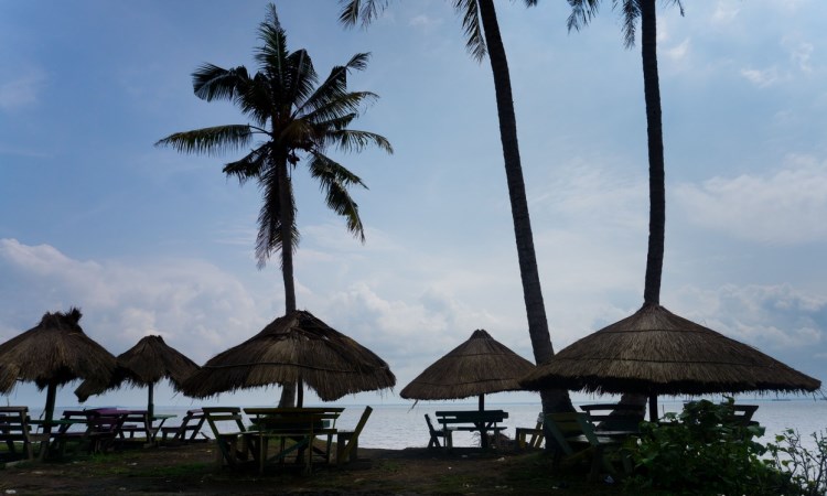 Pantai Purnama via Ayojalanjalan 23 Tempat Wisata Malam di Bali Terbaik & Terfavorit Wisatawan, 1. Nol Kilometer Denpasar, 2. Pasar Kreneng Denpasar, 3. Sunset di Pantai Kuta dan Pantai Semiyak, 4. Pantai Purnama, 5. Uluwatu Surf Villa, 6. Cocoon Beach Club, 7. Pantai Jimbaran, 8. SKY GARDEN BAR BALI, 9. Eikon Bar & Lounge, 10. Bali Zoo, 11. Garuda Wisnu Kencana, 12. DISCOVERY SHOPPING MALL, 13. Taman Kumbasari, 14. Art Center Denpasar, 15. Monumen Bajra Sandhi, 16. El Kabron Restaurant, 17. TAMAN STONEHENGE PANTAI PURNAMA, 18. Pura Uluwatu, 19. La Laguna, 20. Nusa Penida, 21. Paradiso Ubud