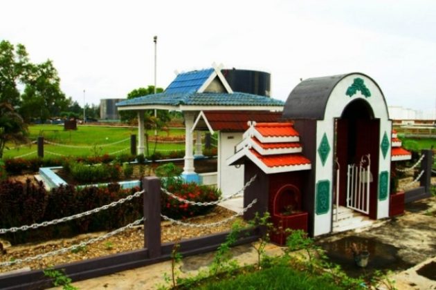 Pesanggrahan Putri Tujuh, 1. Pantai Purnama, 2. Kampung Teratai, 3. Pantai Medang Kampai, 4. Pantai Teluk Makmur, 5. Pesanggrahan Putri Tujuh, 6. Pelabuhan TPI Purnama, 7. Hutan Wisata Dumai, 8. Hutan Mangrove, 9. Danau Bunga Tujuh, 10. Pantai Pulai Bungkuk Indah, 11. Masjid Raya Al-Manan, 12. Taman Telaga Tirta Patra, 13. Pantai Marina Indah Pulak, 14. Pantai Koneng, 15. Goa Pelintung, 16. Tapak Harimau Sakti, 17. Tugu Lancang Kuning, 18. Taman Putri Zara, 19. Taman Bukit Gelanggang, 20. Resto Rumah Pohon Miaki, 21. Pantai Panorama Puak Dumai, 22. Taman Mina Patra, 23. Bandar Bakau Dumai, 24. Pantai Captain Elwin, 25. Pantai Wisata Bahtera Alam Guntung, 26. Pantai Akasia Indah Guntung, 27. Pantai Legenda