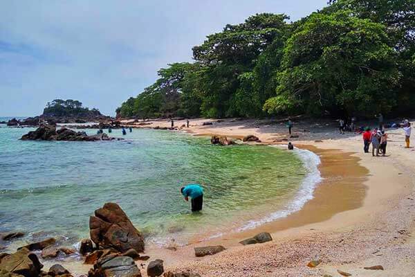 Pulau Jemur via IG @irhasibnu - Tempat Wisata di Rokan Hilir, 1. Taman Kota Bagan, 2. Masjid Al-Ikhlas Bagan Siapiapi, 3. Pulau Jemur, 4. Rumah Pohon Bagan Batu, 5. Platinum Waterpark, 6. Sinaboi, 7. Pulau Tilan, 8. Bono Sungai Rokan, 9. Desa Rantau Bais, 10. Pulau Pedamaran, 11. Pulau Berkey, 12. Danau Napangga, 13. Panipahan