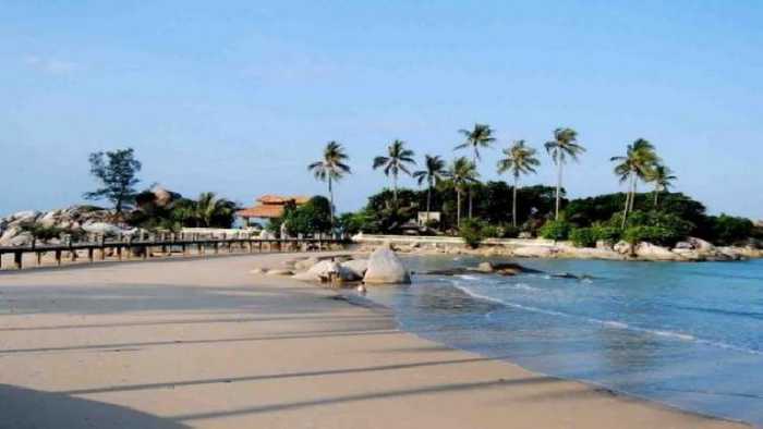 Taman Laut Prapat Tunggal via Okezone, 1. Pantai Selat Baru, 2. Lapangan Tugu Bengkalis, 3. Telaga Suri Perdana, 4. Taman Andam Dewi, 5. Hutan Lindung Bukit Batu, 6. Pulau Beting Aceh, 7. Duri Islamic Center &amp; Masjid Agung Istiqomah, 8. Lapangan Pasir Bengkalis, 9. Taman Laut Prapat Tunggal, 10. Pantai Tenggayun, 11. Pantai Tanjung Medang, 12. Mangrove Sebauk, 13. Pantai Lapin, 14. Pantai Sepahat, 15. Pantai Bestari, 16. Hutan Adat Kesumbo Ampai, 17. Taman Kera Sekodi, 18. Pantai Jangkang, 19. Pantai Teluk Rhu, 20. Pelabuhan Bandar Sri Laksamana Bengkalis, 21. Taman Batu Ampar, 22. Harationica Water Park, 23. Pantai Madani Pambang Pesisir, 24. Museum Sultan Syarif Kasim Parit Bangkong, 25. Wisata Desa Balai Pungut, 26. Tasik Putri Pepuyu, 27. Pantai Rhupat Utara, 28. Rumah Adat Melayu Bengkalis, 29. Taman Pelatihan Gajah Bukit Batu, 30. Pantai Marina, 31. Makam Datuk Laksamana Raja Dilaut