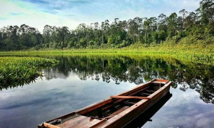 Tasik Nambus via Riaulink - Tempat Wisata Di Kepulauan Meranti, 1. Danau Pulau Padang, 2. Tasik Air Putih, 3. Tasik Nambus, 4. Tasik Putri Pepuyu, 5. Pantai Ceria, 6. Pantai Dorak, 7. Pantai Motong, 8. Pulau Dedap Durhaka, 9. Kelenteng Hoo Ann Kiong, 10. Festival Sungai Bokor, Pulau Rangsang, 11. Pantai Beting Beras, 12. Wisata Hutan Mangrove Di Pantai Impian, 13. Ekowisata Mangrove Desa Banglas, 14. Desa Tanah Merah Pulau Rangsang, 15. Kolam Telaga Bening Selat Panjang