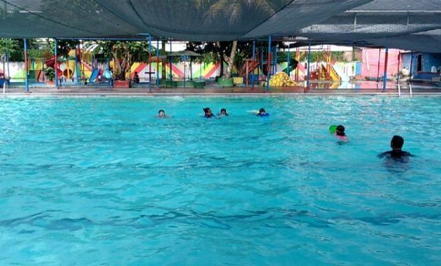 Waterpark Tirta Sari, 1. Kolam Renang Paragon Depok, 2. Kolam Renang Tirta Ria, 3. Waterpark Ceria Depok, 4. Waterpark Tirta Sari, 5. Kolam Renang Griya Tugu Asri, 6. Aladin Depok Fantasi Waterpark, 7. Khodijah Muslimah Center, 8. Gema Pesona Country Club, 9. Kolam Renang Wisma Makara UI, 10. Kolam Renang Putri Duyung, 11. Kolam Renang Bumi Wiyata, 12. Aquatic Fantasy Telaga Golf, 13. Taman Wisata Pasir Putih, 14. Pondok Zidane