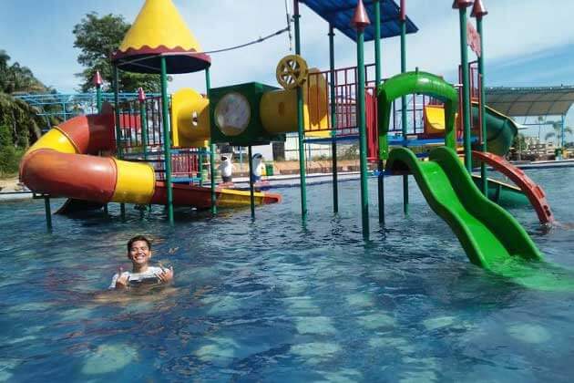 ABC Waterpark Sarolangun via Google Maps, 1. Taman Nasional Bukit Duabelas, 2. Wisata Bukit Tembulun, 3. Air Terjun Tujuh Tingkat, 4. Air Terjun Batu Empang, 5. Bukit Tempurung Garden, 6. Gua Culau Petak, 7. Dam Jernih dan Air Terjun Talun Dua, 8. Wisata Air Di Batang Asai, 9. Danau Biru, 10. Jembatan Beatrix, 11. Taman Tepian Cik Minah, 12. Bukit Suban Spi, 13. Bukit Bulan, 14. Air Terjun Narso, 15. Danau Kaco, 16. Bukit Temukan, 17. ABC Waterpark, 18. Bukit Seruling, 19. Wisata Sungai Batu Putih, 20. Air Terjun Seluro, 21. Kali Anyep