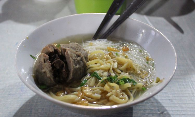 Bakso Super H. Achamd Sudja’i via Detik, 1. Restoran Alam Sunda, 2. Bubur Ayam Bunut Siliwangi, 3. Mamih Ungu Cafe &amp; Resto, 4. Ale’s Place Cipoho, 5. Warung Nasi Haji Empud, 6. Rumah Makan Cikole, 7. PANORAMA RESTO AND CAFE, 8. Kazoku Tei, 9. D’Green Resto and Coffee, 10. Butler Bar &amp; Bistro, 11. Bandros Ata, 12. Seoul little, 13. RM Saung Hegar Rizky, 14. Restaurant Sunda Rasa, 15. Joglo Pasundan Soekabumi, 16. Surabi Tasik Pak Asep, 17. Oma Suki Cafe, 18. Gudang Steak, 19. Piscok cakra rangga wulung, 20. Praline Coffee Shop &amp; Patisserie, 21. Mr.Topi Kitchen, 22. Mie Baso Super “Has” H Achmad Sudja’I, 23. Udin Ramen, 24. Mie Ayam Bento