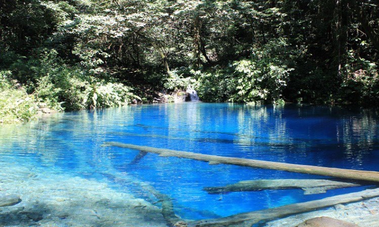 Danau Kaco, 1. Air Terjun Pancuran Rayo, 2. Danau Kaco, 3. Perkebunan Teh Kayu Aro, 4. Puncak Rindu Kayu Aro (Tutup), 5. Air Panas Semurup, 6. Goa Kasah, 7. Danau Kerinci, 8. Gunung Kerinci, 9. Rawa Bento, 10. Air Terjun Talang Kemulun, 11. Danau Gunung Tujuh, 12. Danau Lingkat
