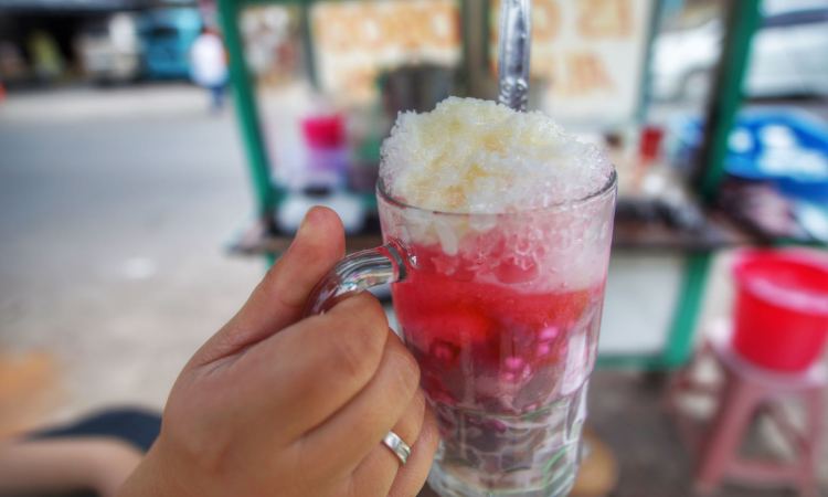 Es Goyobod, 1. Rumah Makan Khas Sunda Cibiuk, 2. Pujasega Bale Tingtrim, 3. Rumah Makan Kampung Muara Sudah, 4. Liwet asep stroberi tarogong, 5. Pasar Ceplak, 6. Ramen Gorilla, 7. Racik Desa, 8. Sate Maranggi Pa’ Nur, 9. Rumah Makan Megawati, 10. Baso Aci Ceu Imas, 11. Mie Bakso Parahyangan, 12. Rumah Makan Lumbung Padi Garut, 13. Rumah Makan Dua Saudara, 14. Domba House Lasminingrat, 15. Warung Bambu garut, 16. Saung Pananjung, 17. Asstro Cimaragas, 18. Rumah Makan Khas Sunda M. Iki, 19. Rumah Makan Leila, 20. RM Sari Cobek Cangkuang, 21. Es Goyobod Alun Alun, 22. Bakso Mang Ano, 23. Cargo Kitchen & Lounge, 24. Lesehan Alam Sari, 25. Soto Ayam Kampung “NONOY”