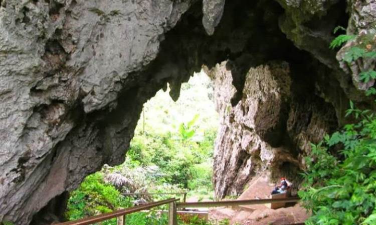 Goa Kasah via Cupakkerinci, 1. Air Terjun Pancuran Rayo, 2. Danau Kaco, 3. Perkebunan Teh Kayu Aro, 4. Puncak Rindu Kayu Aro (Tutup), 5. Air Panas Semurup, 6. Goa Kasah, 7. Danau Kerinci, 8. Gunung Kerinci, 9. Rawa Bento, 10. Air Terjun Talang Kemulun, 11. Danau Gunung Tujuh, 12. Danau Lingkat