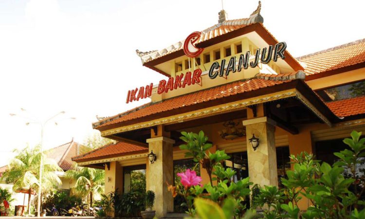 Ikan Bakar Cianjur, 1. Sate Kambing Hanjawar, 2. Warung Nasi Alam Sunda, 3. Saung Nikmat Cianjur, 4. Sate Shinta, 5. Sate Maranggi Sari Asih, 6. RM Empat Dara, 7. RM Sunda Rasa 2, 8. Ikan Bakar Cianjur, 9. RM. Ampera 2 Tak, 10. Sabore Kitchen, 11. D’Kaoem Baso So’Un Cafe &amp; Resto, 12. Rumah Makan Saung Awi 88, 13. RM Ikan Bakar Teh Yesi, 14. Secret Garden Cianjur, 15. Tuang &amp; Leut , 16. Tan Keng Cu Resto &amp; Bakery, 17. Nelayan Seafood Cianjur, 18. RUMAH MAKAN KHAS SUNDA H.M.NANA, 19. RM Teh Sari, 20. RM AYAM GORENG JAKARTA, 21. Warung Pempek 168 @wrp168, 22. Cari Cara by Uptodate, 23. De Baksoku, 24. Saung de Faqih, 25. RM Sudi Mampir Akhoen NEW, 26. Mak Ecih Café