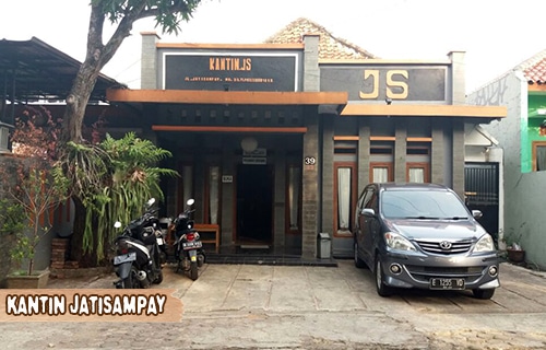 Kantin Jatisampay, 1. Rumah Makan Langensari, 2. Rumah Makan Lesehan Khas Sunda ‘Neng Euis’, 3. Pondok Dahar Pak H.M. Djaja, 4. Alun-alun Majalengka, 5. Sawah Aki, 6. CIBIUK RESTO MAJALENGKA, 7. Saung Eurih, 8. Kedai Halaman Abah Na’us Maranggi, 9. Rumah Makan Lesehan Saung Balong, 10. Rumah Makan Djenal, 11. Rm. Nu Nera, 12. JS Cafe and Restaurant, 13. Saung Sang Raja Al-Malik, 14. Warung Mimi Prasmanan Masakan Sunda, 14. Kedai T’Entin, 15. Rumah Makan Tiga Dara, 16. Warung Lotek Ceu Enok, 17. Bakso Cuanki Gala Rasa