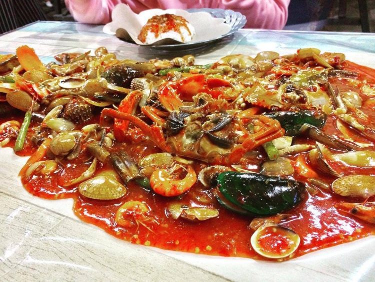 Kedai Tuan Crab Subang, 1. Rumah Makan Sangkuriang Resto, 2. Saung Sarasa Subang, 3. Rumah Makan Mang Yeye, 4. Saung Ambu Cikadu, 5. Restoran Pringsewu Cipali, 6. Warung Makan Sunda Bang Jun, 7. Rumah Makan Gala, 8. Dapur Tutug, 9. Lesehan Bale Endah Subang, 10. Rumah Makan Abah Asli Cobek Belut, 11. Lesehan Riungsari Seafood dan Ayam Bakar, 12. Kedai Tuan Crab Subang, 13. Rumah Makan Ma’Pinah, 14. D’King Café &amp; Resto, 15. Balai Desa Rumah Makan, 16. Bakso Parahyangan, 17. Rumah Makan Lesehan Sop Ikan Neng Jihan, 18. D’Bubuy Hayam Ma Atik, 19. Dapoer Ummi, 20. Rumah Makan Sari Mawar, 21. Rumah Makan Sindang Heula Abah, 22. Saung Empang, 23. Bakar Ikan Laut A’ Badru, 24. Lampu Satu, 25. Follow Mie