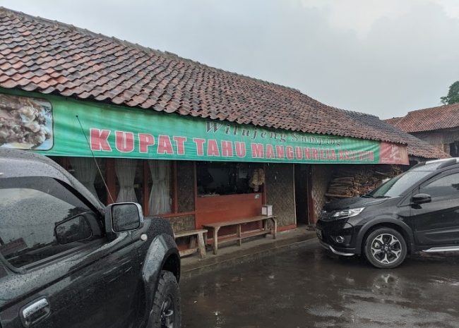 Kupat Tahu Mangunreja, 1. Saung Ranggon, 2. Mie Bakso Laksana, 3. Rumah Makan Saung Gunung Jati, 4. Nini Anteh Warung Sangu Tasik, 5. Rumah Makan Ampera, 6. Kupat Tahu Mangunreja, 7. Saung Hegarsari, 8. RM. Lembur Konang, 9. RM. Saung Jembar, 10. Warung Nasi Ampera, 11. Bubur Ayam Kalektoran H. Zenal, 12. Warung Nasi Hj Ocoh, 13. Warung Nasi Halaman, 14. Soto Ayam Pataruman, 15. Saung Botram Biotirta, 16. Rumah Makan Pantai Dadaha, 17. Osaka Sushi Tasikmalaya, 18. Nasi TO Tutug Oncom Kalektoran, 19. Nasi Cikur Teh Rena / Utep, 20. Pecel Oranye Asli