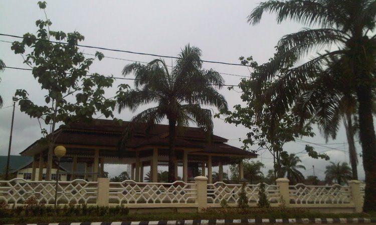 Lapangan Garuda, 1. Taman Payung, 2. Taman Bunga Talang Bukit, 3. Bukit Ilalang, 4. Sungai Batanghari, 5. Taman Remaja Tembesi, 6. Danau Puri Indah, 7. Pasar Muara Tembesi, 8. Lapangan Garuda, 9. Puri Rimbo Bulian, 10. Tugu Tapah Malenggang Batanghari, 11. Danau Biru, 12. Danau Ugo, 13. Kembang Langit, 14. Bukit Cinta Danau Embat, 15. Taman Wisata Sungai Bujang, 16. Danau Letang Jaya