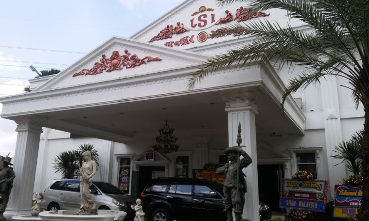 Lebak Sari Indah via 2pos, 1. Rumah Makan Khas Sunda Cibiuk, 2. Bebek Kaleyo, 3. Sindang Reret Restaurant, 4. Mie XP, 5. Restoran &amp; Pemancingan Mang Ajo, 6. Restaurant Lebak Sari Indah, 7. Rumah Makan Indo Alam Sari, 8. Pepes Walahar H. Dirja, 9. SHSD Sambel Hejo Sambel Dadak, 10. Ayam Bakar Celup Mang Rojak, 11. Restoran Alam Ceria, 12. Soto Tangkar Nang Nean, 13. Rumah Makan Pawon Sae, 14. Telaga Traditional Resto, 15. Rumah Makan Soto Gempol Karawang, 16. Ratu Penyet, 17. Seafood Kiloan Ala Teh Empop, 18. RAJA SORABI HIJAU, 19. Bebek dan Ayam Goreng Pak Ndut, 20. Rumah makan saung kabogoh, 21. RM Dukuh, 22. RM. Waroeng Desa, 23. Restoran Ratu Galuh Seafood, 24. Ayam Bakar Taliwang HSA (Tutup), 25. Inaho Japanese Restaurant, 26. Sambal Toelman, 27. Hai Wang Chinese, 28. Tahu Bumbu Sari Rasa, 29. Gabus Pucung Ala Warung Mandiri