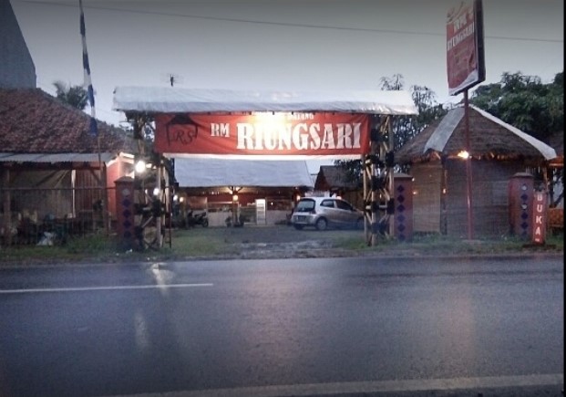 Lesehan Riungsari Seafood dan Ayam Bakar via Google Maps, 1. Rumah Makan Sangkuriang Resto, 2. Saung Sarasa Subang, 3. Rumah Makan Mang Yeye, 4. Saung Ambu Cikadu, 5. Restoran Pringsewu Cipali, 6. Warung Makan Sunda Bang Jun, 7. Rumah Makan Gala, 8. Dapur Tutug, 9. Lesehan Bale Endah Subang, 10. Rumah Makan Abah Asli Cobek Belut, 11. Lesehan Riungsari Seafood dan Ayam Bakar, 12. Kedai Tuan Crab Subang, 13. Rumah Makan Ma’Pinah, 14. D’King Café &amp; Resto, 15. Balai Desa Rumah Makan, 16. Bakso Parahyangan, 17. Rumah Makan Lesehan Sop Ikan Neng Jihan, 18. D’Bubuy Hayam Ma Atik, 19. Dapoer Ummi, 20. Rumah Makan Sari Mawar, 21. Rumah Makan Sindang Heula Abah, 22. Saung Empang, 23. Bakar Ikan Laut A’ Badru, 24. Lampu Satu, 25. Follow Mie