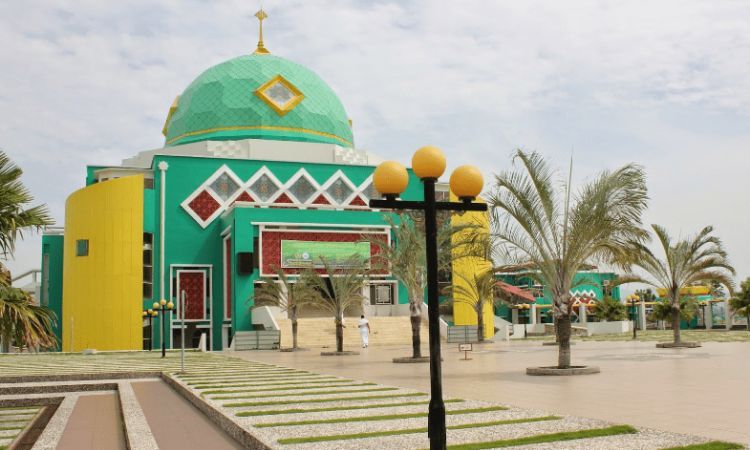 Masjid Agung Karimun via Anugerahkubah, 1. Pantai Telunas, 2. Pantai Pongkar, 3. Pantai Pelawan, 4. Pantai Gading, 5. Pantai Batu Limau, 6. Coastal Area Tanjung Balai Karimun, 7. Makam Sibadang, 8. Masjid Agung Karimun, 9. Gunung Jantan, 10. Air Terjun Pongkar, 11. Pantai Ketam, 12. Kolam Renang Tamara, 13. Pantai Tanjung Ambat, 14. Pantai Lubuk, 15. Pantai Timun, 16. Wisata Buket Patong, 17. Pantai Pasir Putih Tulang, 18. Pantai Berangan, 19. Pantai Sawang
