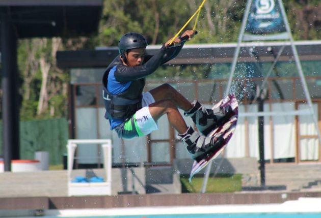 Olah Raga Air Di Bintan Wake Park, 1. Pantai Trikora, 2. Pelabuhan Bandar Bentan Telani, 3. Rumah Arang, 4. Gurun Pasir Busung, 5. Crystal Lagoon, 6. Air Adventure Flying Club Bintan, 7. Danau Biru, 8. Vihara Patung 1000 Wajah, 9. Hutan Mangrove, 10. Pantai Sakera, 11. Vihara Avalokitesevara, 12. Pulau Penyusuk, 13. Aroma River Spa, 14. Pulau Penyengat, 15. Pulau Beralas Pasir, 16. Tasik Divers Bintan, 17. Gunung Bintan, 18. Lagoi, 19. MV Doulos Phos, 20. Pantai Impian, 21. Pantai Senggiling, 22. Air Terjun Gunung Bintan, 23. Penangkaran Penyu White Sands Island, 24. Treasure Bay
