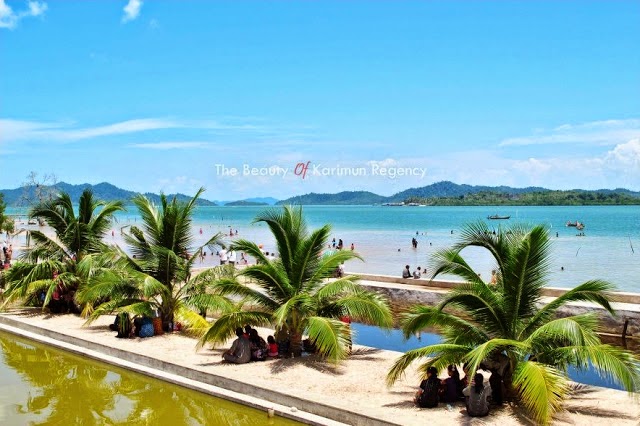 Pantai Berangan, 1. Pantai Telunas, 2. Pantai Pongkar, 3. Pantai Pelawan, 4. Pantai Gading, 5. Pantai Batu Limau, 6. Coastal Area Tanjung Balai Karimun, 7. Makam Sibadang, 8. Masjid Agung Karimun, 9. Gunung Jantan, 10. Air Terjun Pongkar, 11. Pantai Ketam, 12. Kolam Renang Tamara, 13. Pantai Tanjung Ambat, 14. Pantai Lubuk, 15. Pantai Timun, 16. Wisata Buket Patong, 17. Pantai Pasir Putih Tulang, 18. Pantai Berangan, 19. Pantai Sawang