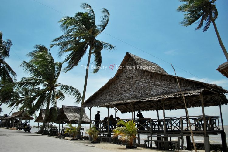 Pantai Lubuk, 1. Pantai Telunas, 2. Pantai Pongkar, 3. Pantai Pelawan, 4. Pantai Gading, 5. Pantai Batu Limau, 6. Coastal Area Tanjung Balai Karimun, 7. Makam Sibadang, 8. Masjid Agung Karimun, 9. Gunung Jantan, 10. Air Terjun Pongkar, 11. Pantai Ketam, 12. Kolam Renang Tamara, 13. Pantai Tanjung Ambat, 14. Pantai Lubuk, 15. Pantai Timun, 16. Wisata Buket Patong, 17. Pantai Pasir Putih Tulang, 18. Pantai Berangan, 19. Pantai Sawang