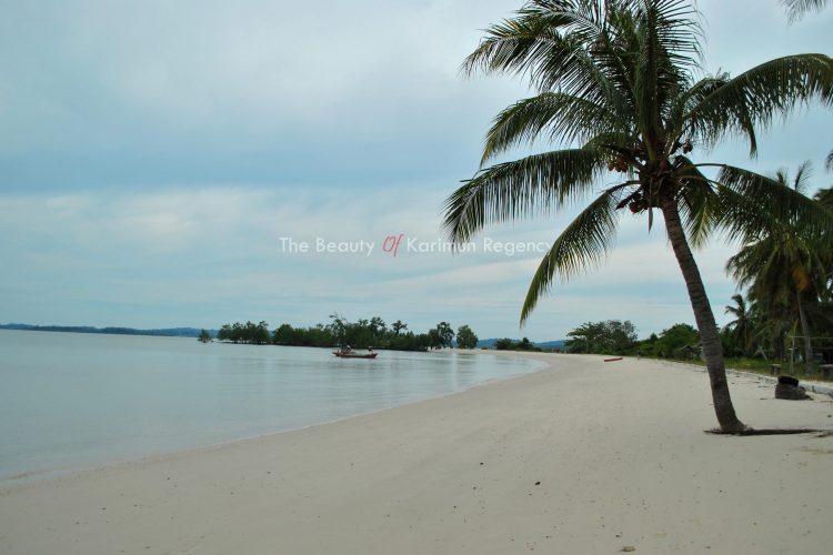 Pantai Tanjung Ambat, 1. Pantai Telunas, 2. Pantai Pongkar, 3. Pantai Pelawan, 4. Pantai Gading, 5. Pantai Batu Limau, 6. Coastal Area Tanjung Balai Karimun, 7. Makam Sibadang, 8. Masjid Agung Karimun, 9. Gunung Jantan, 10. Air Terjun Pongkar, 11. Pantai Ketam, 12. Kolam Renang Tamara, 13. Pantai Tanjung Ambat, 14. Pantai Lubuk, 15. Pantai Timun, 16. Wisata Buket Patong, 17. Pantai Pasir Putih Tulang, 18. Pantai Berangan, 19. Pantai Sawang