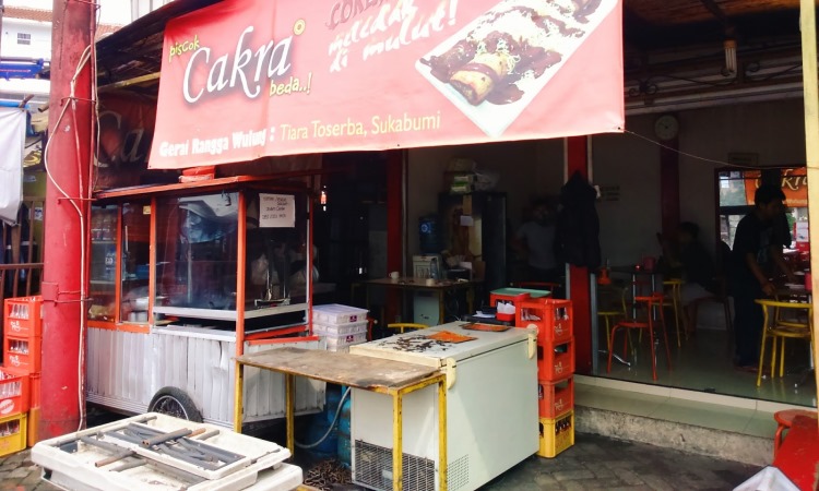 Piscok Cakra via Aboqlofclover, 1. Restoran Alam Sunda, 2. Bubur Ayam Bunut Siliwangi, 3. Mamih Ungu Cafe &amp; Resto, 4. Ale’s Place Cipoho, 5. Warung Nasi Haji Empud, 6. Rumah Makan Cikole, 7. PANORAMA RESTO AND CAFE, 8. Kazoku Tei, 9. D’Green Resto and Coffee, 10. Butler Bar &amp; Bistro, 11. Bandros Ata, 12. Seoul little, 13. RM Saung Hegar Rizky, 14. Restaurant Sunda Rasa, 15. Joglo Pasundan Soekabumi, 16. Surabi Tasik Pak Asep, 17. Oma Suki Cafe, 18. Gudang Steak, 19. Piscok cakra rangga wulung, 20. Praline Coffee Shop &amp; Patisserie, 21. Mr.Topi Kitchen, 22. Mie Baso Super “Has” H Achmad Sudja’I, 23. Udin Ramen, 24. Mie Ayam Bento
