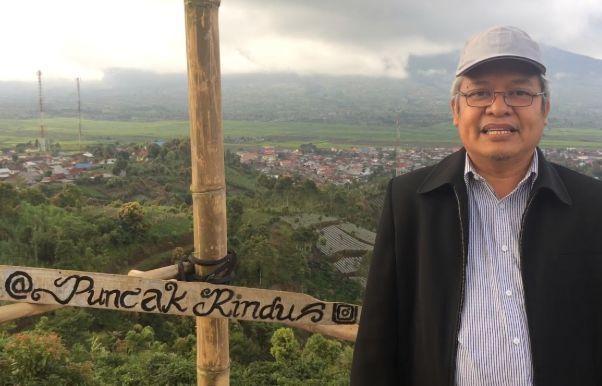 Puncak Rindu, 1. Gunung Kerinci, 2. Perkebunan Teh Kayu Aro, 3. Taman Nasional Kerinci Seblat, 4. Bukit Khayangan, 5. Goa Kasah, 6. Kawasan Aroma Peko, 7. Air Terjun Pancuran Rayo, 8. Air Terjun Telun Berasap, 9. Danau Lingkat, 10. Pendakian Kerinci, 11. Masjid Agung Pondok Tinggi, 12. Air Panas Semurup, 13. Air Terjun Talang Kemulun, 14. Danau Kerinci, 15. Danau Kaco, 16. Danau Gunung Tujuh, 17. Rawa Bento, 18. Family Garden, 19. Pinus Kerinci, 20. Taman Bukit Tengah, 21. Puncak Rindu, 22. Pantai Pasir Panjang, 23. Taman Putri Tunggal, 24. Air Terjun Sungai Medang, 25. Bukit Sungai Langit, 26. Swarga Lodge dan Homestay