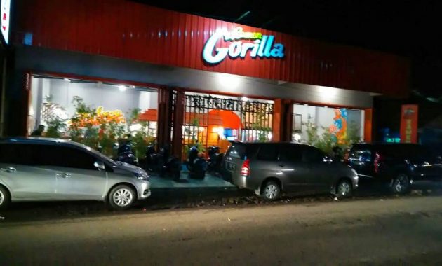 Ramen Gorilla via IG @ramengorilla, 1. Rumah Makan Khas Sunda Cibiuk, 2. Pujasega Bale Tingtrim, 3. Rumah Makan Kampung Muara Sudah, 4. Liwet asep stroberi tarogong, 5. Pasar Ceplak, 6. Ramen Gorilla, 7. Racik Desa, 8. Sate Maranggi Pa’ Nur, 9. Rumah Makan Megawati, 10. Baso Aci Ceu Imas, 11. Mie Bakso Parahyangan, 12. Rumah Makan Lumbung Padi Garut, 13. Rumah Makan Dua Saudara, 14. Domba House Lasminingrat, 15. Warung Bambu garut, 16. Saung Pananjung, 17. Asstro Cimaragas, 18. Rumah Makan Khas Sunda M. Iki, 19. Rumah Makan Leila, 20. RM Sari Cobek Cangkuang, 21. Es Goyobod Alun Alun, 22. Bakso Mang Ano, 23. Cargo Kitchen & Lounge, 24. Lesehan Alam Sari, 25. Soto Ayam Kampung “NONOY”