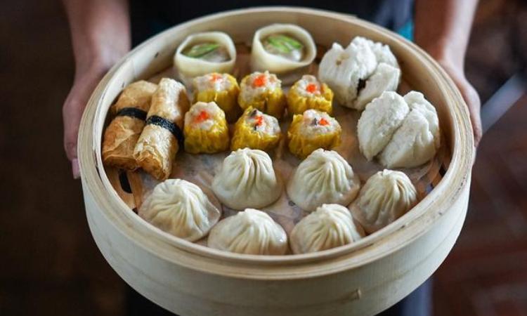 Raja dimsum via Liputan6, 1. Warung Nasi Jamblang Ibu Nur, 2. Empal Gentong H. Apud Pusat, 3. Nasi Jamblang Mang Dul, 4. Restoran Klapa Manis, 5. Urban Chicken, 6. Rumah Makan Ayam Goreng Bahagia 71 Hj.Sunarti, 7. H. Moel Seafood Pusat Cirebon, 8. Nasi Lengko Haji Barno, 9. Lombok Idjo Cirebon, 10. Warung Bubur M Thoha, 11. Salt Sunda &amp; Seafood, 12. Kampung Kecil Cirebon, 13. CHENG HO RESTO, 14. Pedesan Entog Mas Nana Megu Gede, 15. Restoran Marina, 16. Mie Petruk, 17. Rumah Makan Nelayan Jaya, 18. Resto Batik Chicken, 19. RM. Karunia Jaya Kartini, 20. Nasi Kuning Pekalangan, 21. Gado-Gado Ayam Mang Djum, 22. Resto Al Mumtaz, 23. Gokana Ramen &amp; Teppan CSB Mall, 24. Sate Kalong (Kerbau) Bpk. Karyadi, 25. Arirang Korean Restoran, 26. Mie Koclok “Mang Sam” Pekiringan, 27. Tahu Gejrot Pak Wardi, 28. Raja Dimsum